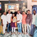 కండువా కప్పి పార్టీలోకి ఆహ్వానించిన నిజామాబాద్ కాంగ్రెస్ ఎం పీ అభ్యర్థి జీవన్ రెడ్డి