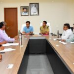 రూ.5 లక్షల ఎక్స్ గ్రేషియా కోసం ప్రవాసీ ప్రజావాణిలో గల్ఫ్ మృతుడి కుమార్తెల దరఖాస్తు