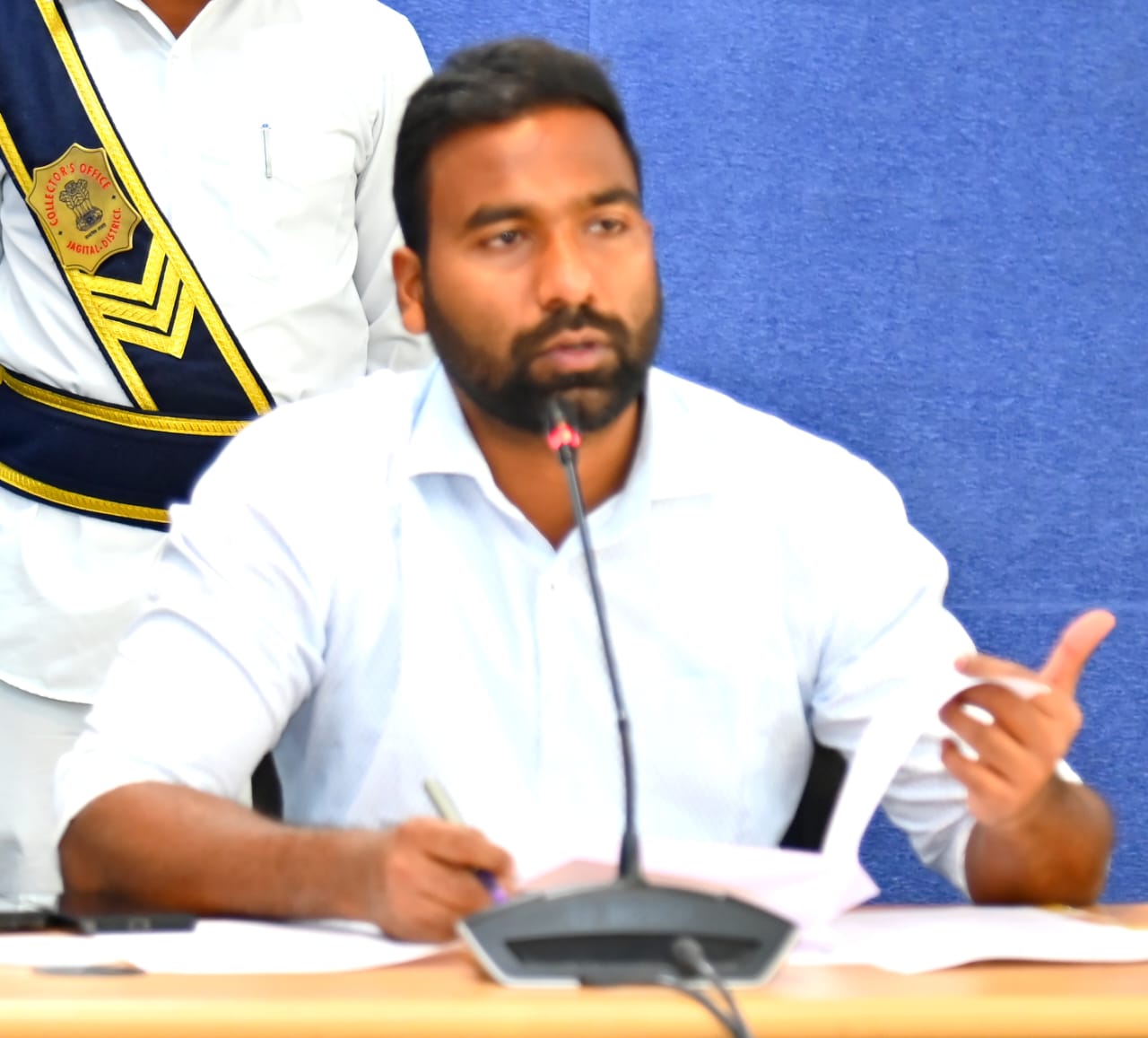 అంగన్వాడీలో చిన్నారికి జన్మదిన వేడుకలు