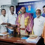 విద్యార్థులకు స్కూల్ బ్యాగులు, స్టడీ మెటీరియల్ అందజేత
