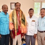 జర్నలిస్టుల హక్కుల సాధనకై కలిసికట్టుగా పోరాటం చేద్దాం: లాయక్ పాషా