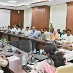 పుట్టి పెరిగిన పల్లె ప్రతి ఒక్కరి జీవితంలో ఎంతో గొప్పనైనది: ఆర్డిఓ కే.మహేశ్వర్