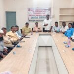 ఆ రైస్ మిల్లులపై చర్యలు తీసుకోవాలని అధికారులను వేడుకుంటున్న కాలనీ ప్రజలు