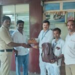 వృద్ధాశ్రమానికి విశ్రాంత విద్యుత్ ఇంజనీర్ల విరాళం రూ.50 వేలు అందజేత